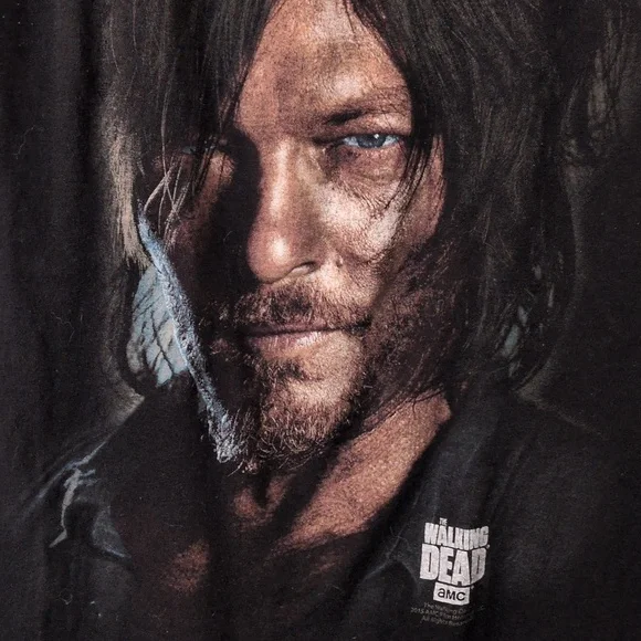 The Walking Dead Daryl Dixon V-Neck T-Shirt - Picture 6 of 7